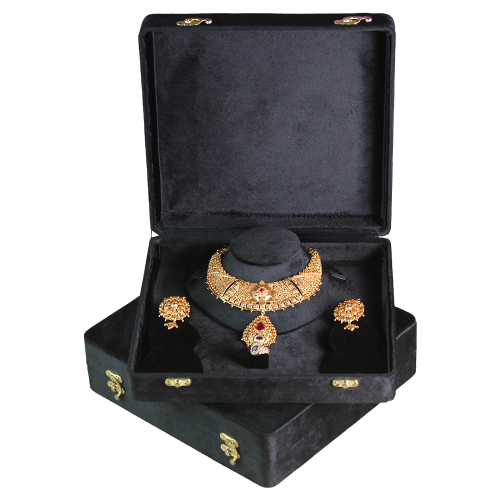 Gold Box Black Velvet 10x10x3 Collar Set Box