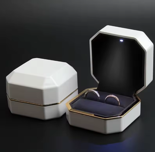 Jewelry Ring Box Luxury White Lacquer Gifts Display With Light