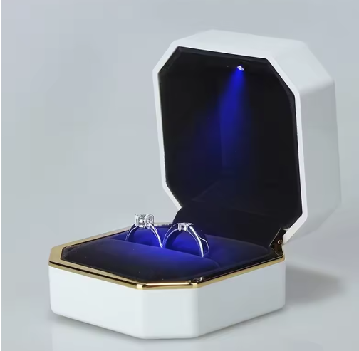 Jewelry Ring Box Luxury White Lacquer Gifts Display With Light