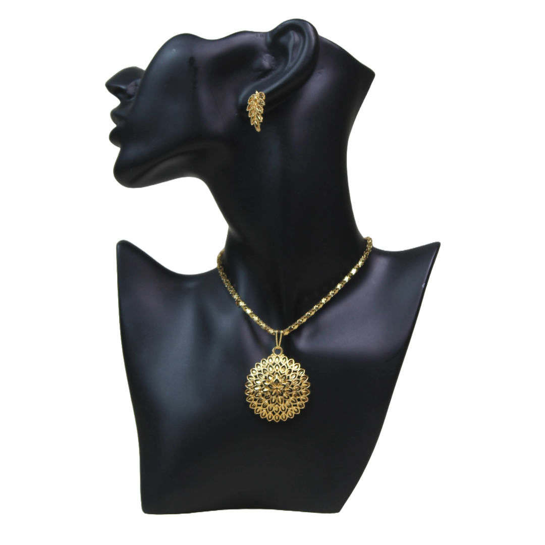 Stylish mannequin Busts for Jewelry Showcase