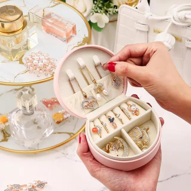 Fashionable Mini Handheld Jewelry Storage Box Round