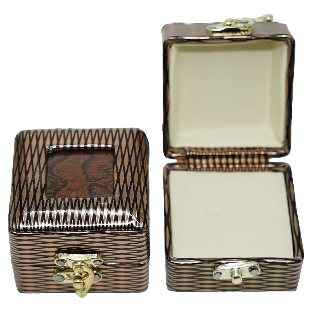 A Model: Engagement Rings | Wedding Rings | Leather Jewelry Ring Box